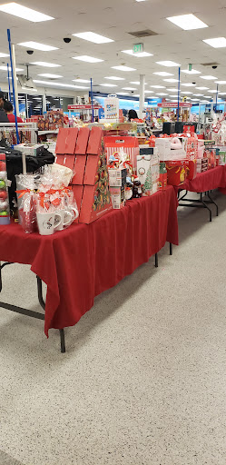 Clothing Store «Ross Dress for Less», reviews and photos, 352 S College Rd, Wilmington, NC 28403, USA