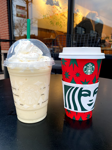 Coffee Shop «Starbucks», reviews and photos, 164 N York St, Elmhurst, IL 60126, USA