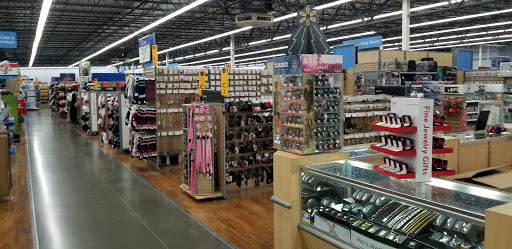 Supermarket «Walmart Supercenter», reviews and photos, 612 E Main St, Hohenwald, TN 38462, USA