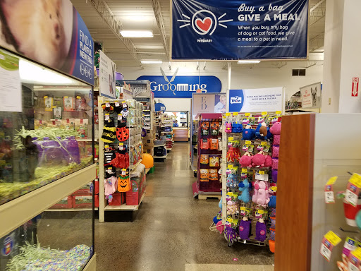 Pet Supply Store «PetSmart», reviews and photos, 3401 Erie Blvd E, Syracuse, NY 13214, USA