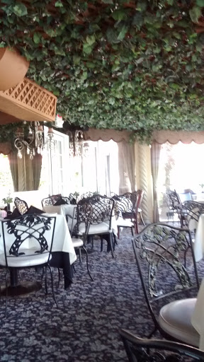 Melvyns Restaurant & Lounge image