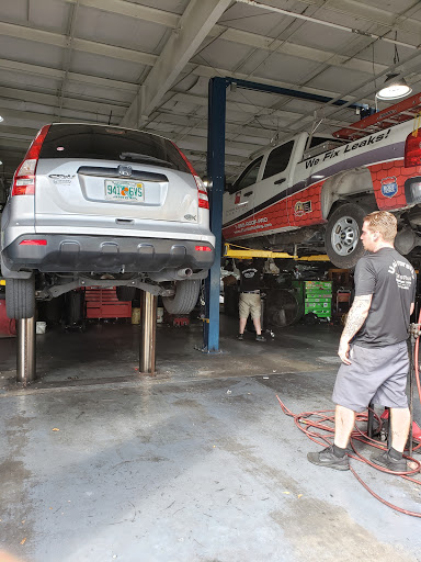 Tire Shop «Tires Plus Total Car Care University Parkway», reviews and photos, 2975 University Pkwy, Sarasota, FL 34243, USA