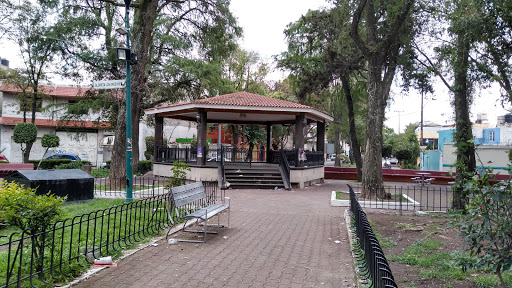 Glorieta De Los Ahuehuetes