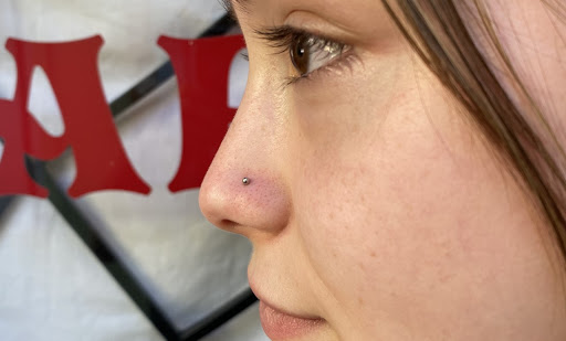 Body Piercing Shop «Immortal Art Tattoo & Body Piercing : Scottsdale», reviews and photos, 10255 N Scottsdale Rd #1, Paradise Valley, AZ 85253, USA