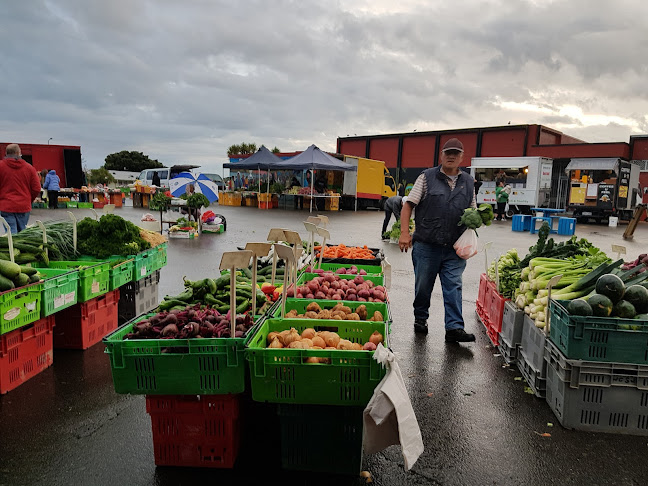 Reviews of Porirua Saturday Market in Porirua - Fruit and vegetable store
