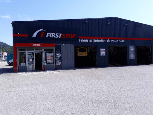 Photo 1 - First Stop Montréal-la-Cluse