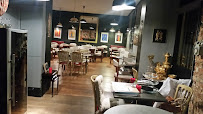 Atmosphère du Restaurant de spécialités perses Le Plateau des Mille Vaches à Montreuil - n°15