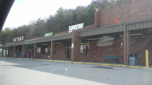 Grocery Store «Food Lion», reviews and photos, 241 Gateway Plaza Ste 104, Gate City, VA 24251, USA