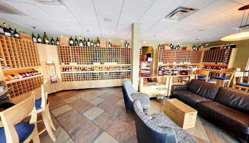 Wine Bar «Eola Wine Co», reviews and photos, 430 E Central Blvd, Orlando, FL 32801, USA