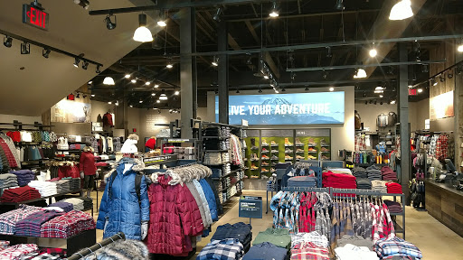 Clothing Store «Eddie Bauer», reviews and photos, 4047 Gramercy St, Columbus, OH 43219, USA