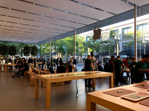 Computer Store «Apple Pioneer Place», reviews and photos, 450 SW Yamhill St, Portland, OR 97204, USA