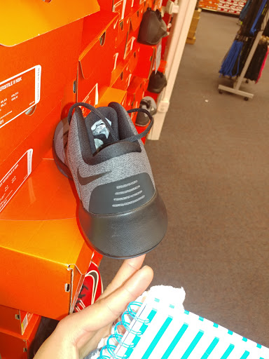 Shoe Store «Shoe Carnival», reviews and photos, 120 Dorman Commerce Dr, Spartanburg, SC 29301, USA