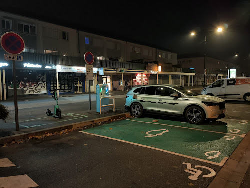 Saint-Quentin-en-Yvelines Station de recharge à Villepreux