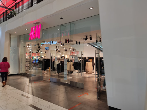 Clothing Store «H&M», reviews and photos, 140 Easton Station, Columbus, OH 43219, USA