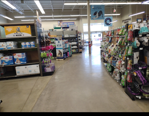 Pet Supply Store «Petco Animal Supplies», reviews and photos, 16710 Royalton Rd, Strongsville, OH 44136, USA