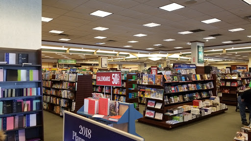 Book Store «Barnes & Noble», reviews and photos, 1212 Greenbrier Pkwy, Chesapeake, VA 23320, USA