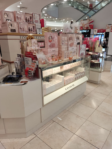 Shopping Mall «Wolfchase Galleria», reviews and photos, 2760 N Germantown Pkwy, Memphis, TN 38133, USA