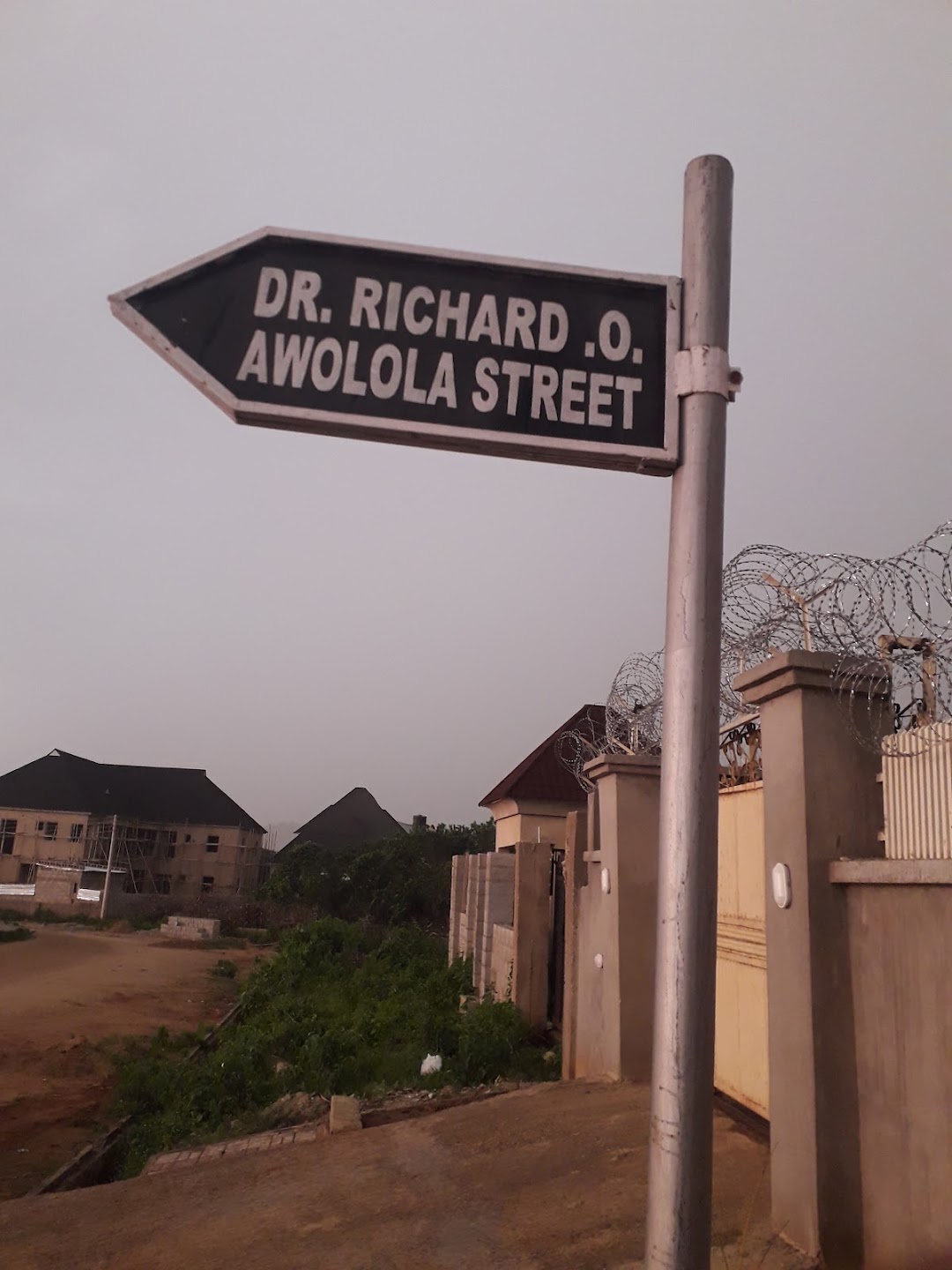 Dr. Richard O Awolola street kubwa FO1