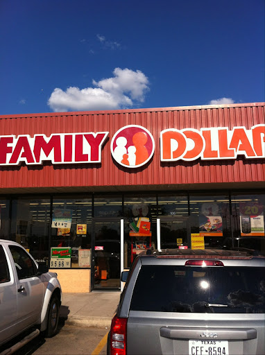 FAMILY DOLLAR, 106 N University Ave #100, Lubbock, TX 79415, USA, 