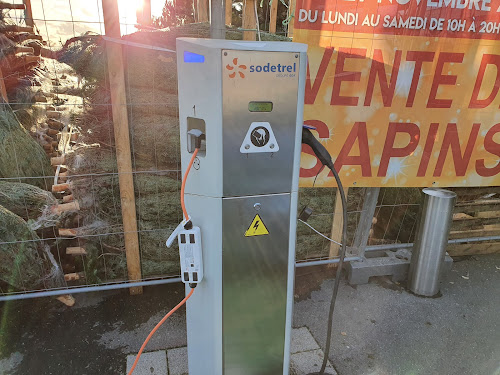 Borne de recharge de véhicules électriques E.Leclerc Station de recharge Saint-Brice-Courcelles