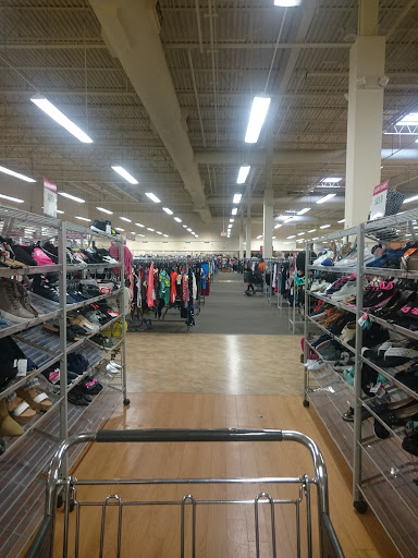 Clothing Store «Burlington Coat Factory», reviews and photos, 250 S Randall Rd, Elgin, IL 60123, USA