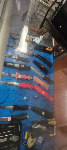 SCUBA Instructor «WOODS & WATER OUTDOOR SPORTS CENTER», reviews and photos, 124 Edwards Ave, Brandon, FL 33510, USA