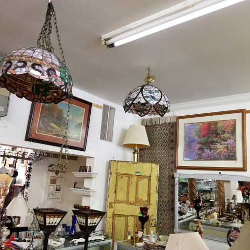 Thrift Store «Taste and See Thrift/Antiques», reviews and photos, 720 NY-25A, Rocky Point, NY 11778, USA