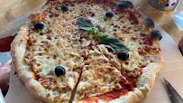 Pizza du Restaurant L'isard à Bagnères-de-Bigorre - n°5