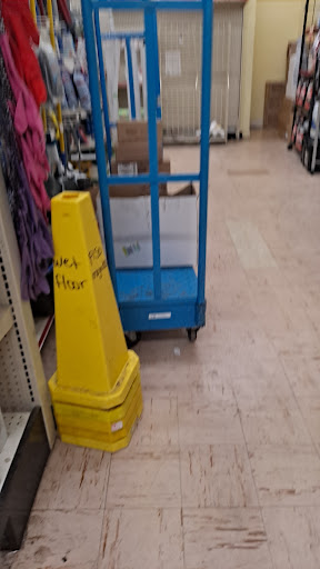 Dollar Store «FAMILY DOLLAR», reviews and photos, 1313 N Lewis Ave, Waukegan, IL 60085, USA