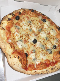 Pizza du Pizzas à emporter Via Pizza Feu De Bois(camion) à Villeurbanne - n°17