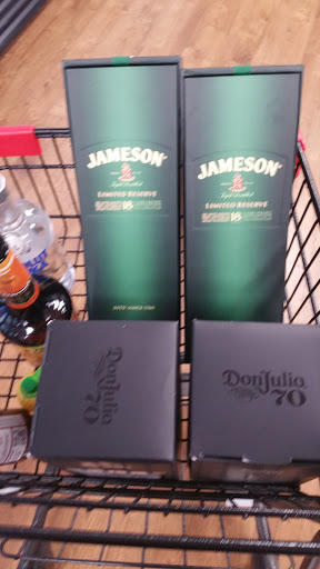 Liquor Store «Hillsboro Liquor Store», reviews and photos, 2055 SE Tualatin Valley Hwy #14, Hillsboro, OR 97123, USA