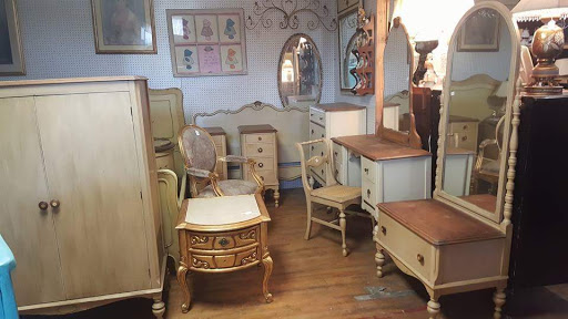 Antique Furniture Store «Useful Things Antiques & Collectibles Store», reviews and photos, 11 Crenshaw Ln, Coxs Creek, KY 40013, USA