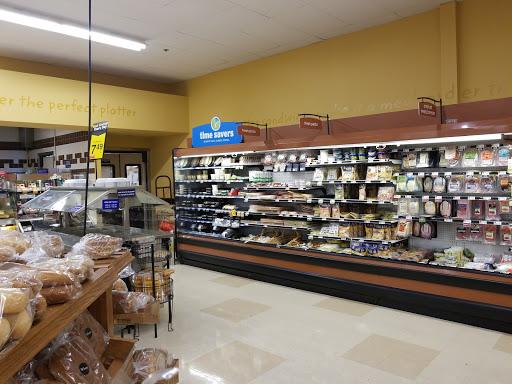 Grocery Store «Hannaford Supermarket», reviews and photos, 333 Brook St, Clinton, MA 01510, USA