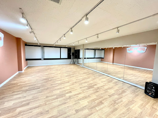 ダンススクール Phazy Dance Crew