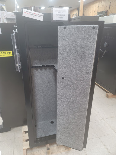 Outdoor Sports Store «Fin Feather Fur Outfitters - Cleveland», reviews and photos, 18030 Bagley Rd, Middleburg Heights, OH 44130, USA