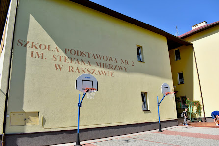 Szkoła Podstawowa nr 2 im. Stefana Mierzwy w Rakszawie 677, 37-111 Rakszawa, Polska