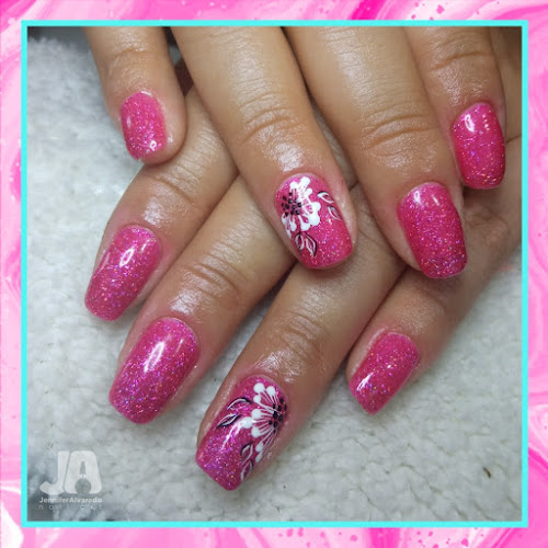 Manicurista - Nail Salon - Jennifer Alvarado