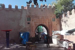 " بوابة " باب المربع | Porte " Bab Merbaa " image