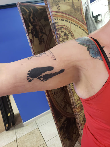 Tattoo Shop «Moving Shadow Ink», reviews and photos, 4328 W Forest Home Ave, Milwaukee, WI 53219, USA