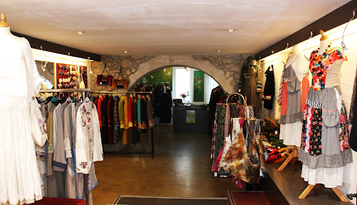 Magasin de vêtements pour femmes Annecy. Boutique de créateur 