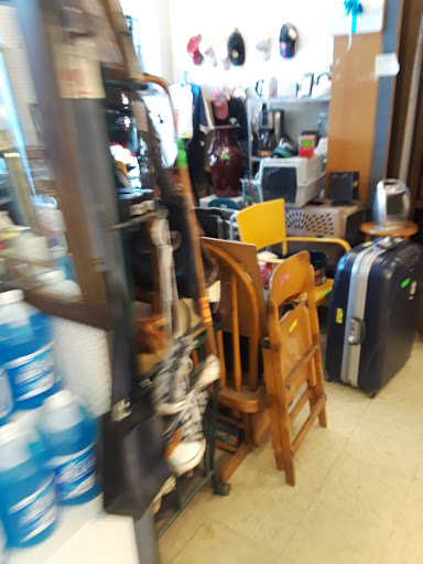 Flea Market «Peddlers Mall», reviews and photos, 7803 E Washington St, Indianapolis, IN 46219, USA