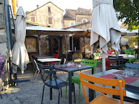 Atmosphère du Restaurant français Auberge La Cardabelle à Sainte-Eulalie-de-Cernon - n°4