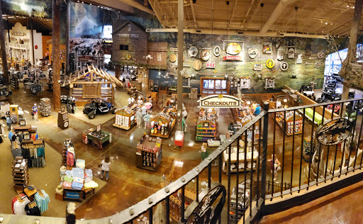 Sporting Goods Store «Bass Pro Shops», reviews and photos, 11550 Lakeridge Pkwy, Ashland, VA 23005, USA