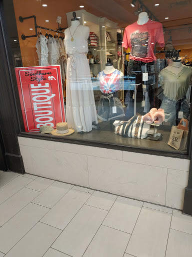 Clothing Store «Old Navy», reviews and photos, 2828 E 3rd St, Bloomington, IN 47401, USA