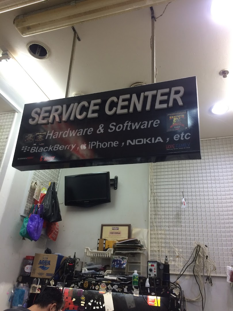 B Shop Service Photo