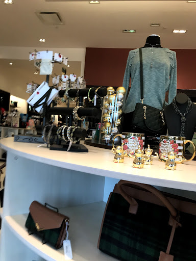Fashion Accessories Store «Charming Charlie», reviews and photos, 5175 Deerfield Blvd, Mason, OH 45040, USA