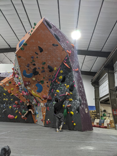 Rock Climbing Gym «Sacramento Pipeworks Climbing and Fitness», reviews and photos, 116 N 16th St, Sacramento, CA 95814, USA