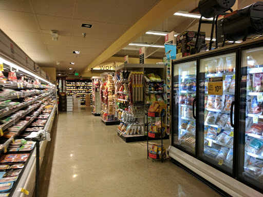 Grocery Store «Vons», reviews and photos, 410 Manhattan Beach Blvd, Manhattan Beach, CA 90266, USA