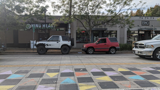 Liquor Store «Kenton Liquor Store», reviews and photos, 8221 N Denver Ave, Portland, OR 97217, USA