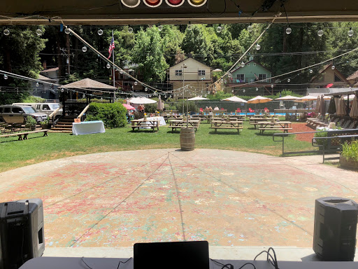 Live Music Venue «Rio Nido Roadhouse», reviews and photos, 14540 Canyon Two Rd, Rio Nido, CA 95471, USA